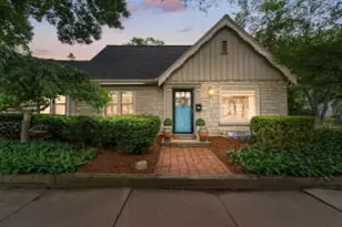 801 E Chateau Pl, Whitefish Bay, WI 53217 - Photo 1