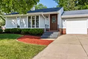 1046 N Wuthering Hills Dr, Janesville, WI 53546 - Photo 1