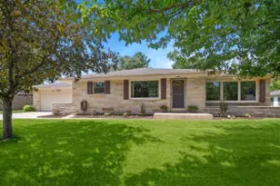 672 S 14th Ave, West Bend, WI 53095 - Photo 1