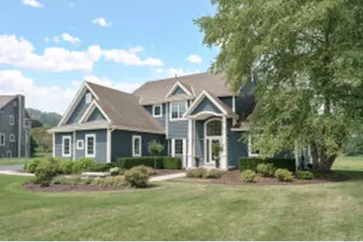 W289N4159  Farm Valley Ct, Delafield, WI 53072 - Photo 1