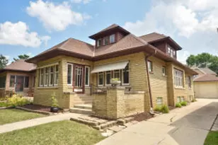 2428 N 62nd St, Wauwatosa, WI 53213 - Photo 1