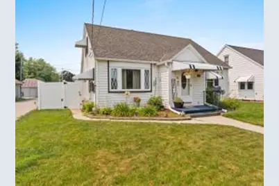 942 N 21st St, Manitowoc, WI 54220 - Photo 1