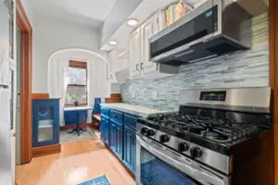 1924 N Prospect Ave, Milwaukee, WI 53202 - Photo 1