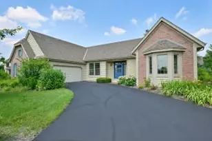 N51W17266 Chestnut Rd, Menomonee Falls, WI 53051 - Photo 1