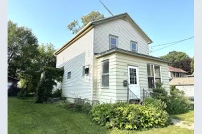 807 E Division St, Watertown, WI 53094 - Photo 1