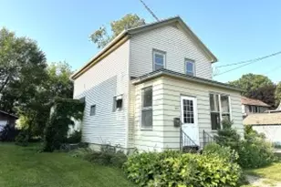 807 E Division St, Watertown, WI 53094 - Photo 1