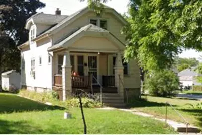 4685 N 19th Pl, Milwaukee, WI 53209 - Photo 1