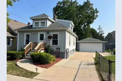 917  Augusta St, Racine, WI 53402 - Photo 1