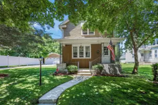 712 N 5th St, Manitowoc, WI 54220 - Photo 1