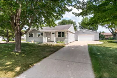 216  13th Ct, Onalaska, WI 54650 - Photo 1