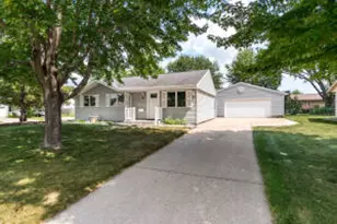 216 13th Ct, Onalaska, WI 54650 - Photo 1