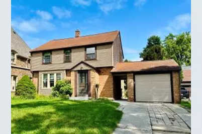 4856 N Woodburn St, Whitefish Bay, WI 53217 - Photo 1