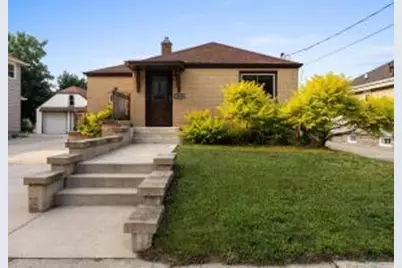 1840  Belmont St, Manitowoc, WI 54220 - Photo 1