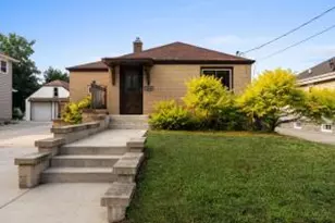 1840 Belmont St, Manitowoc, WI 54220 - Photo 1