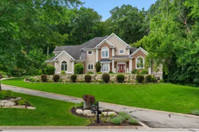 431  Country Club Ln, Onalaska, WI 54650 - Photo 1