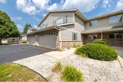 723  Stoney Creek Ct, West Bend, WI 53095 - Photo 1