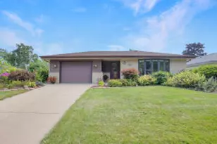 1823 Manitoba Ave, South Milwaukee, WI 53172 - Photo 1