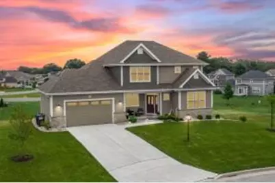 W217N6084  Cypress Pt, Menomonee Falls, WI 53051 - Photo 1