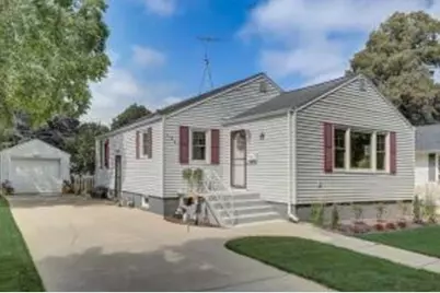 194  Walnut St, Delavan, WI 53115 - Photo 1