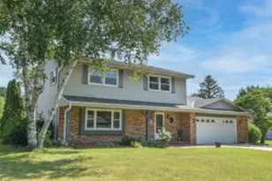 W223N2314 Meadowood Ln, Pewaukee, WI 53186 - Photo 1