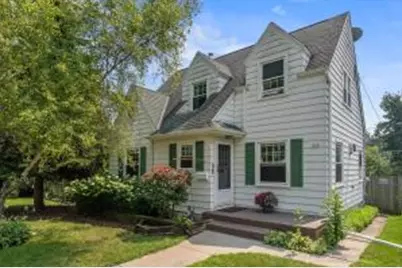 829 W Melin St, Port Washington, WI 53074 - Photo 1