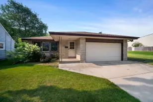 2805 E Cudahy Ave, Saint Francis, WI 53235 - Photo 1