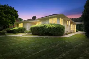 5543 W Jackson Park Dr, Milwaukee, WI 53219 - Photo 1