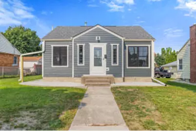 3263 S 22nd St, Milwaukee, WI 53215 - Photo 1