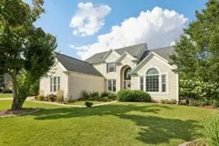 N66W14402 Ash Dr, Menomonee Falls, WI 53051 - Photo 1