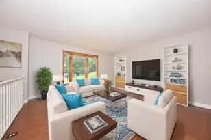 733 Cardiff Ct, Hartland, WI 53029 - Photo 1