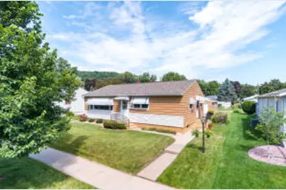 614  1st St, La Crescent, MN 55947 - Photo 1