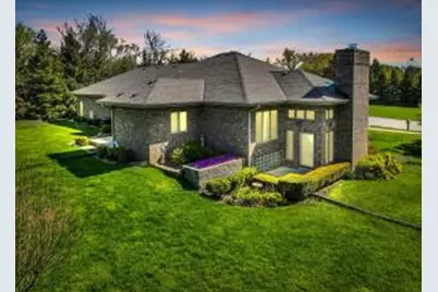 2132  Esquire Ln, Racine, WI 53406 - Photo 1