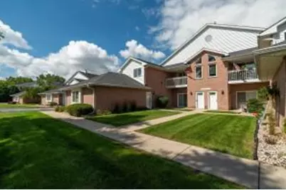 W241N2545 E Parkway Meadow Cir, Pewaukee, WI 53072 - Photo 1