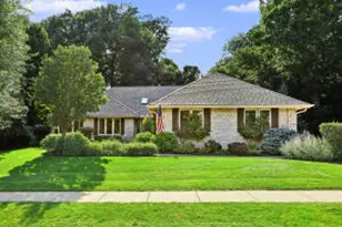 372 River Bluff Cir, Oconomowoc, WI 53066 - Photo 1