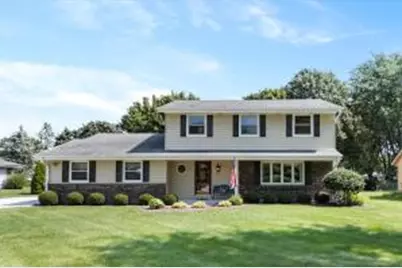 W223N2276  Meadowood Ln, Pewaukee, WI 53186 - Photo 1