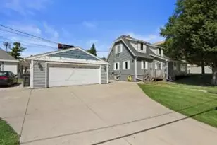 10006 W Bungalow Pkwy, West Allis, WI 53214 - Photo 1