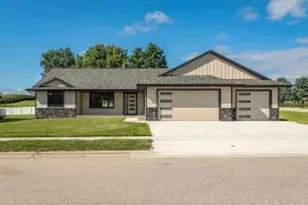 1009 Valley View Dr, Holmen, WI 54636 - Photo 1