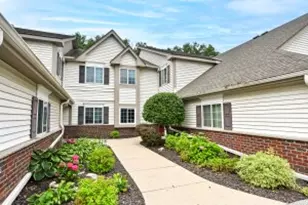 584 Pewaukee Rd, Pewaukee, WI 53072 - Photo 1