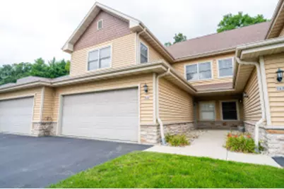 946  Autumn Ridge Ln, Hartford, WI 53027 - Photo 1