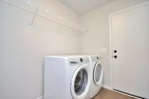 N53W19798 Kingair Dr, Menomonee Falls, WI 53051 - Photo 17