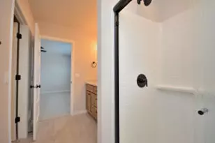 N53W19798 Kingair Dr, Menomonee Falls, WI 53051 - Photo 21