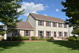 W174N9948 Meadow Creek Ct, Germantown, WI 53022 - Photo 1