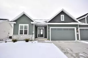 1017 Elderberry Rd, Oconomowoc, WI 53066 - Photo 1