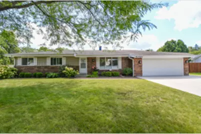 N82W18241  Williamsburg Ct, Menomonee Falls, WI 53051 - Photo 1