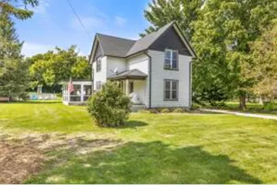 335  Cottonwood Ave, Hartland, WI 53029 - Photo 1