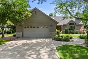 14580 W Fieldpointe Dr, New Berlin, WI 53151 - Photo 1