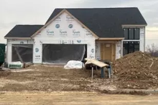 N57W20904 Lomond Rd, Menomonee Falls, WI 53052 - Photo 1