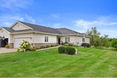 407  Creekside Pl, Delavan, WI 53115 - Photo 1