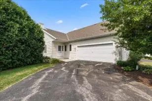 836 Bridlewood Dr, Hartford, WI 53027 - Photo 1