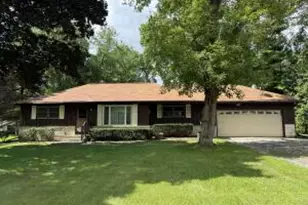 9331 S 92nd St, Franklin, WI 53132 - Photo 1